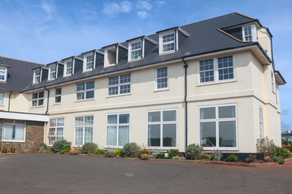 9 Links Court